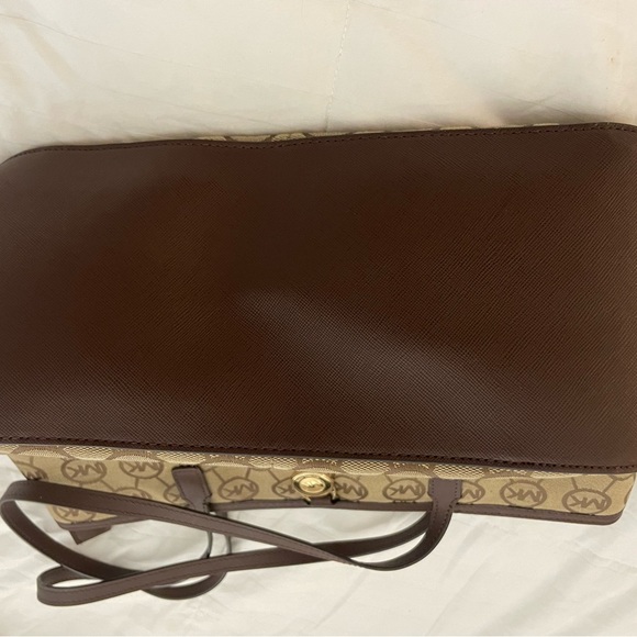 Michael Kors Kempton classic monogram medium tote with gold hardware, tan/beige - Picture 6 of 7